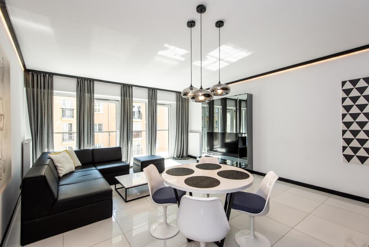 Super-Apartamenty Presidential Suite Poznan Bagian luar foto