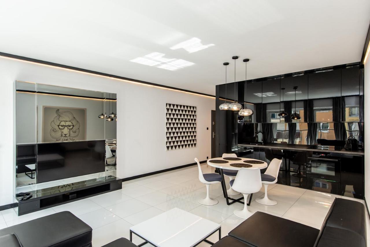 Super-Apartamenty Presidential Suite Poznan Bagian luar foto