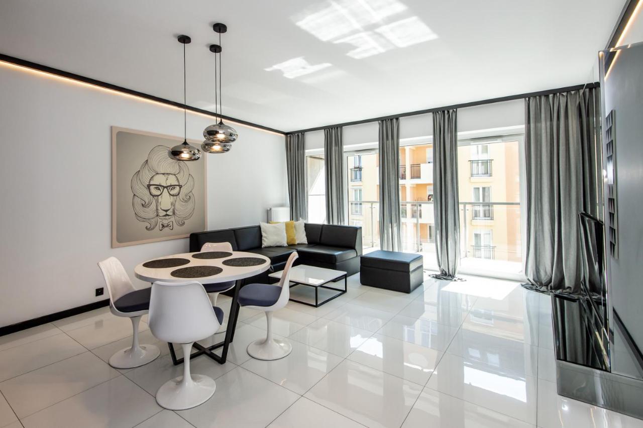 Super-Apartamenty Presidential Suite Poznan Bagian luar foto