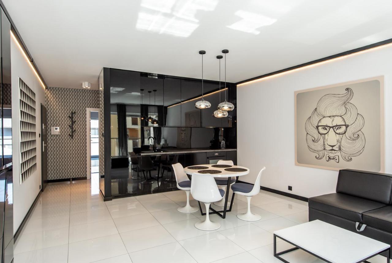 Super-Apartamenty Presidential Suite Poznan Bagian luar foto