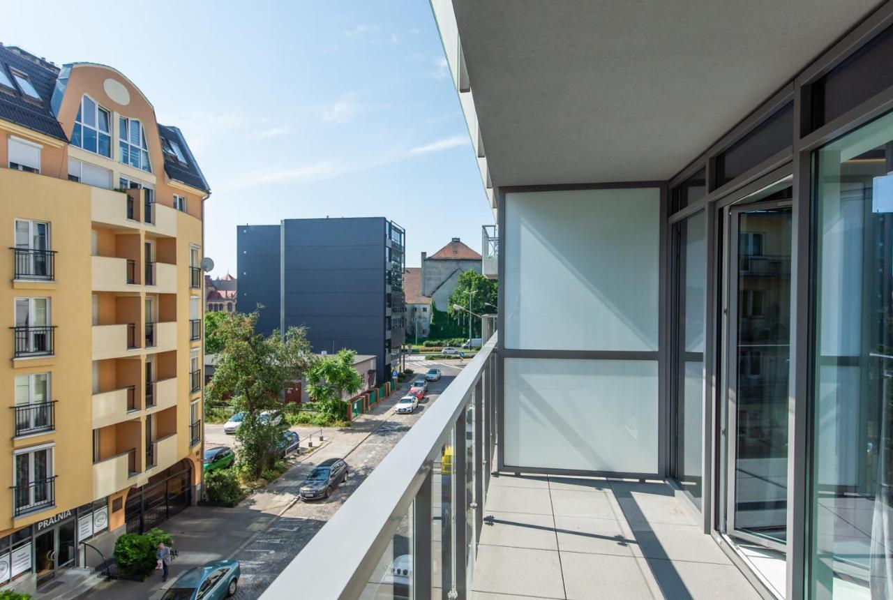 Super-Apartamenty Presidential Suite Poznan Bagian luar foto